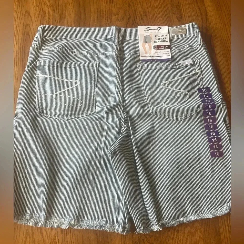 NWT‎ Seven 7 Stripe Denim Bermuda Shorts Blue 16 0283